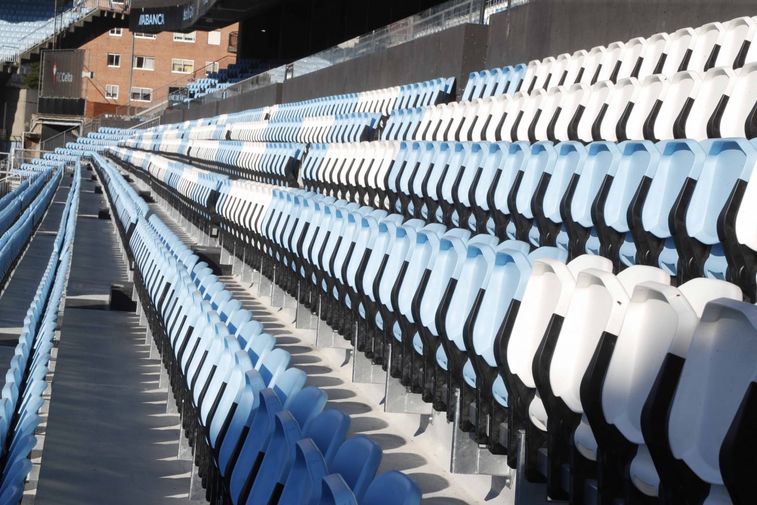 Asientos de la grada de Río Bajo en el estadio de Balaídos